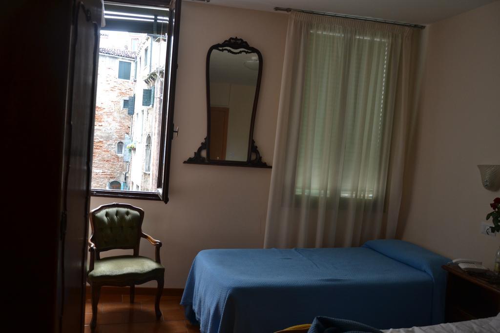 Canada Hotel Venise